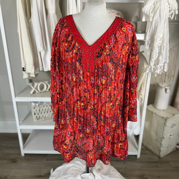 Woman Within Women's Size 4X Red Floral Pleated V Neck Blouse #3471 - Picture 1 of 10